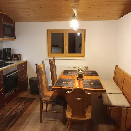 Zum Schwarzen Hirsch Apartament